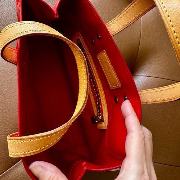 π Louis Vuitton LV Monogram Red Vernis Top Handle Tote Bag - Picture 5 of 10